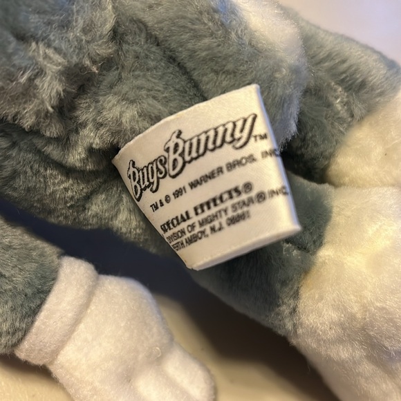 Vintage 1991 Warner Bros. character plush 13.5 inches tall Bugs Bunny preowned - Picture 4 of 7